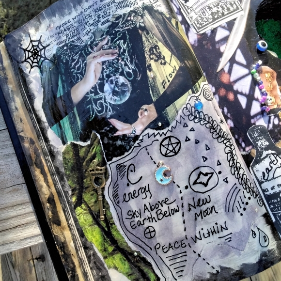 Handmade witches grimoire with mini protection spell bottle... - Picture 4 of 9